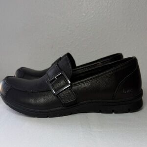 b.o.c. Woman’s Leather Buckle Loafers - Black size 8